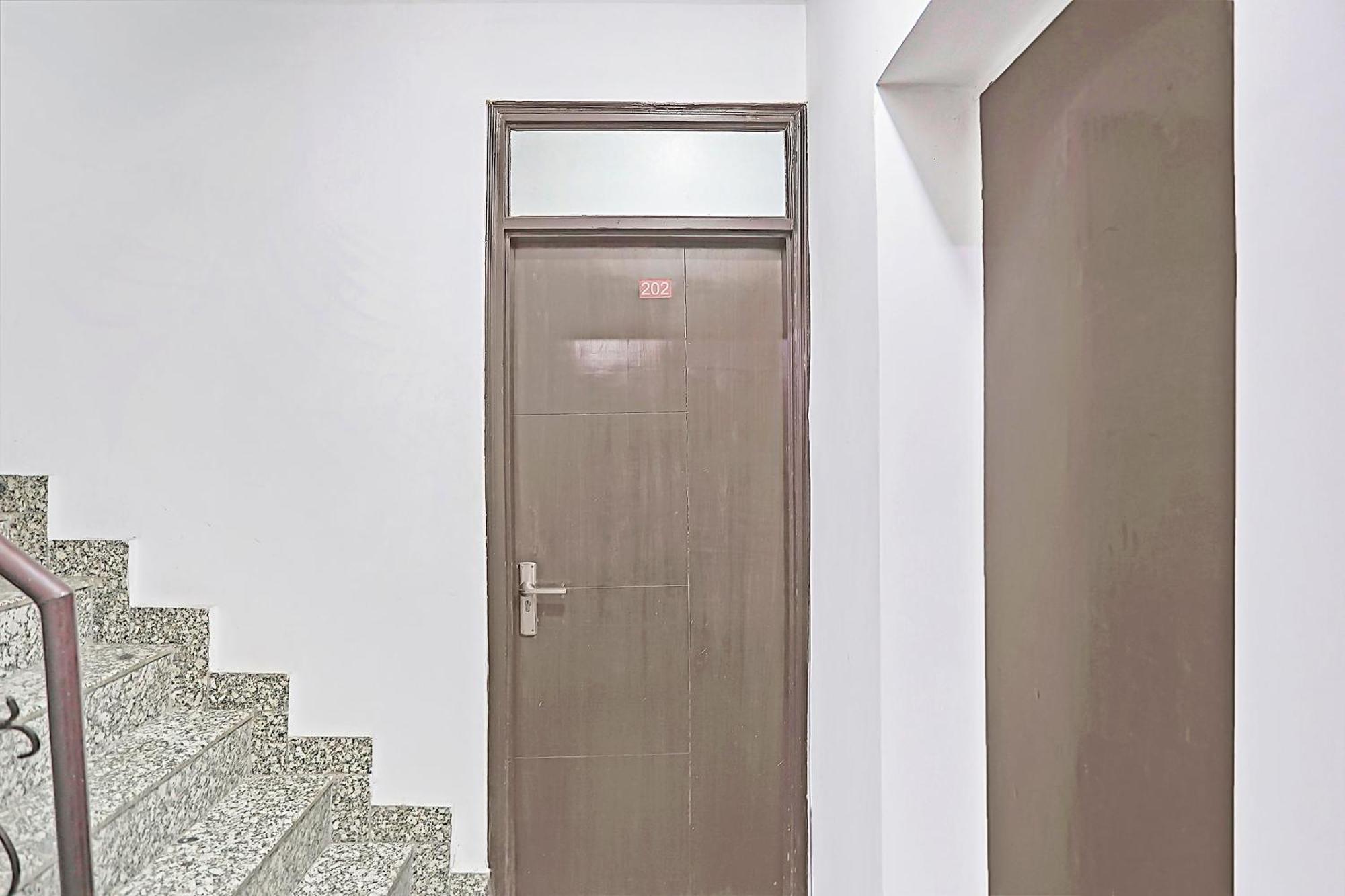 Hotel O Sun Villa Ню Делхи Екстериор снимка